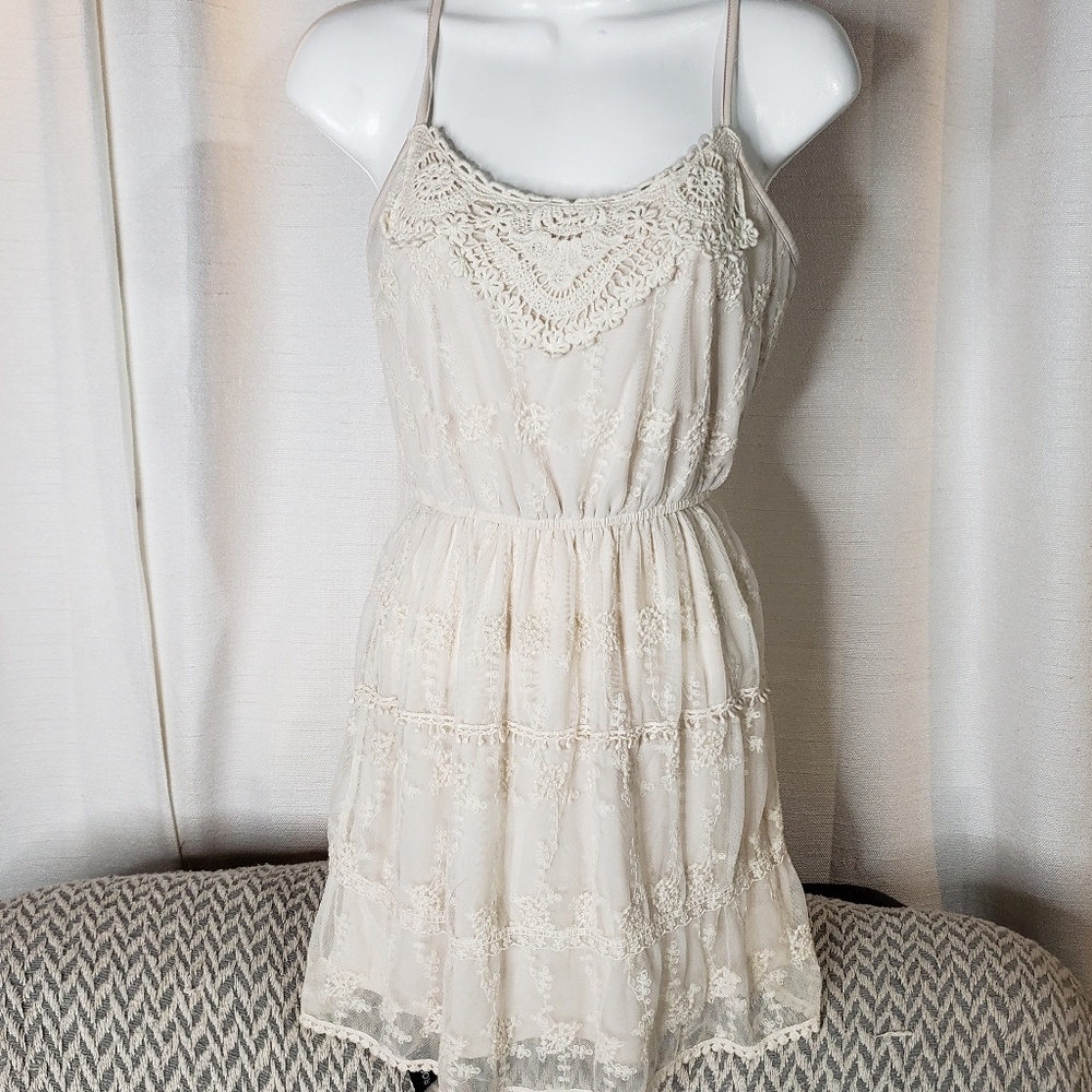 Short dress with beautiul detail VTG